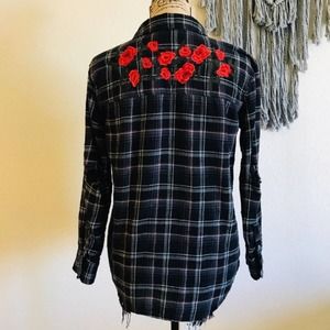 American Eagle Rose Appliqué Distressed Fl…